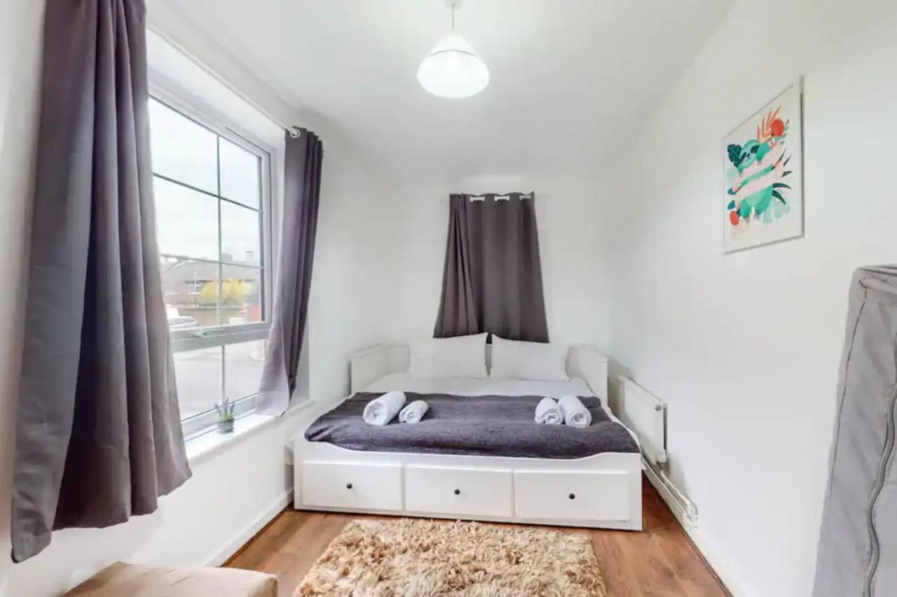 Central & Cosy 2bd Flat Near Canary Wharf * London