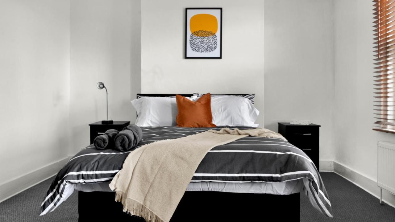 Livestay-4 Bed 2 Bath House With Private Garden Londen