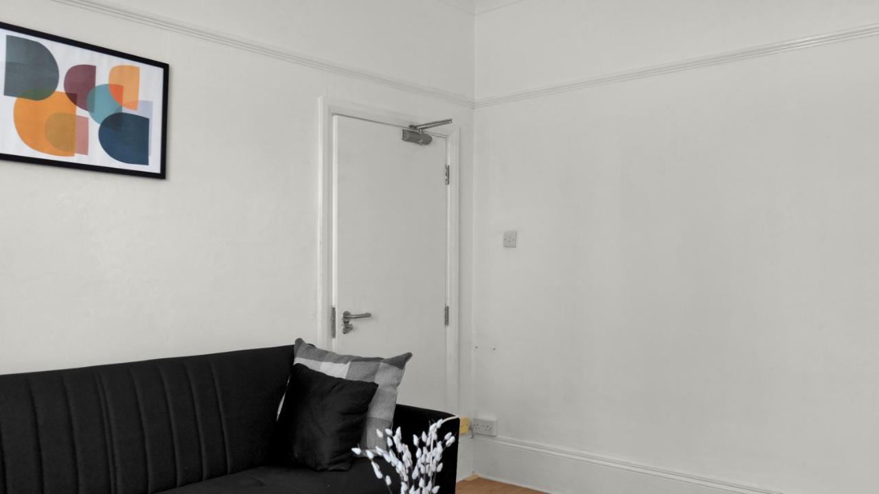 Vakantiehuis Livestay-4 Bed 2 Bath House With Private Garden Londen