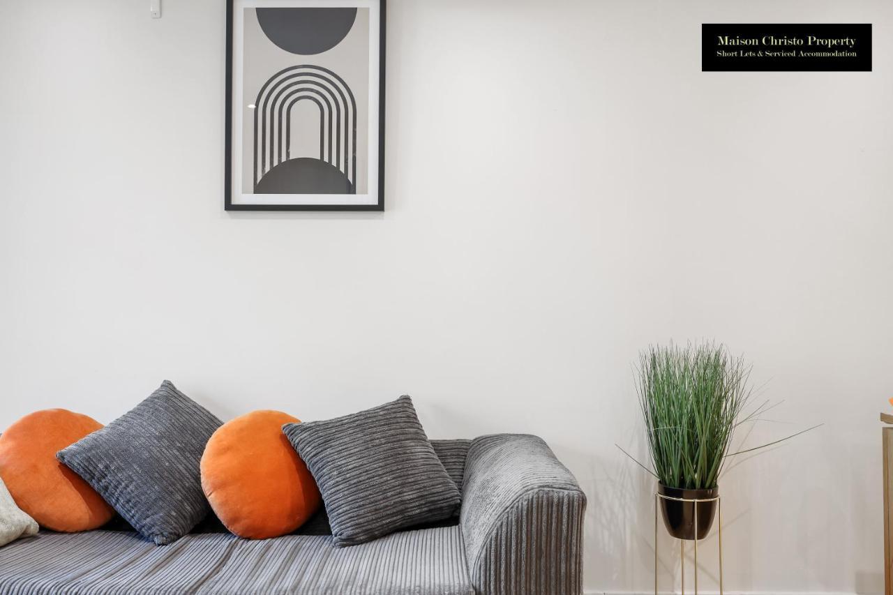 Weekly Or Monthly Stays, London, Canary Wharf - Sleeps 6- 2bedroom, Free Parking, Serviced By Maison Christo