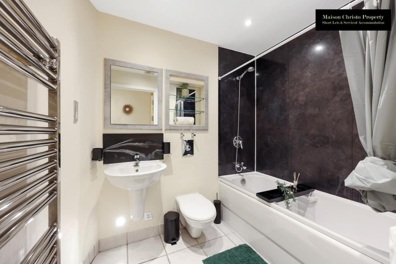Weekly Or Monthly Stays, London, Canary Wharf - Sleeps 6- 2bedroom, Free Parking, Serviced By Maison Christo * Londen