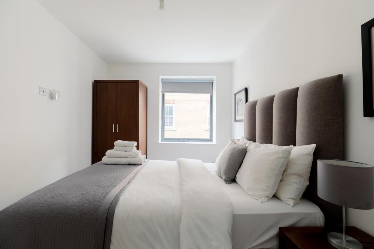 Aldgate Apartment *