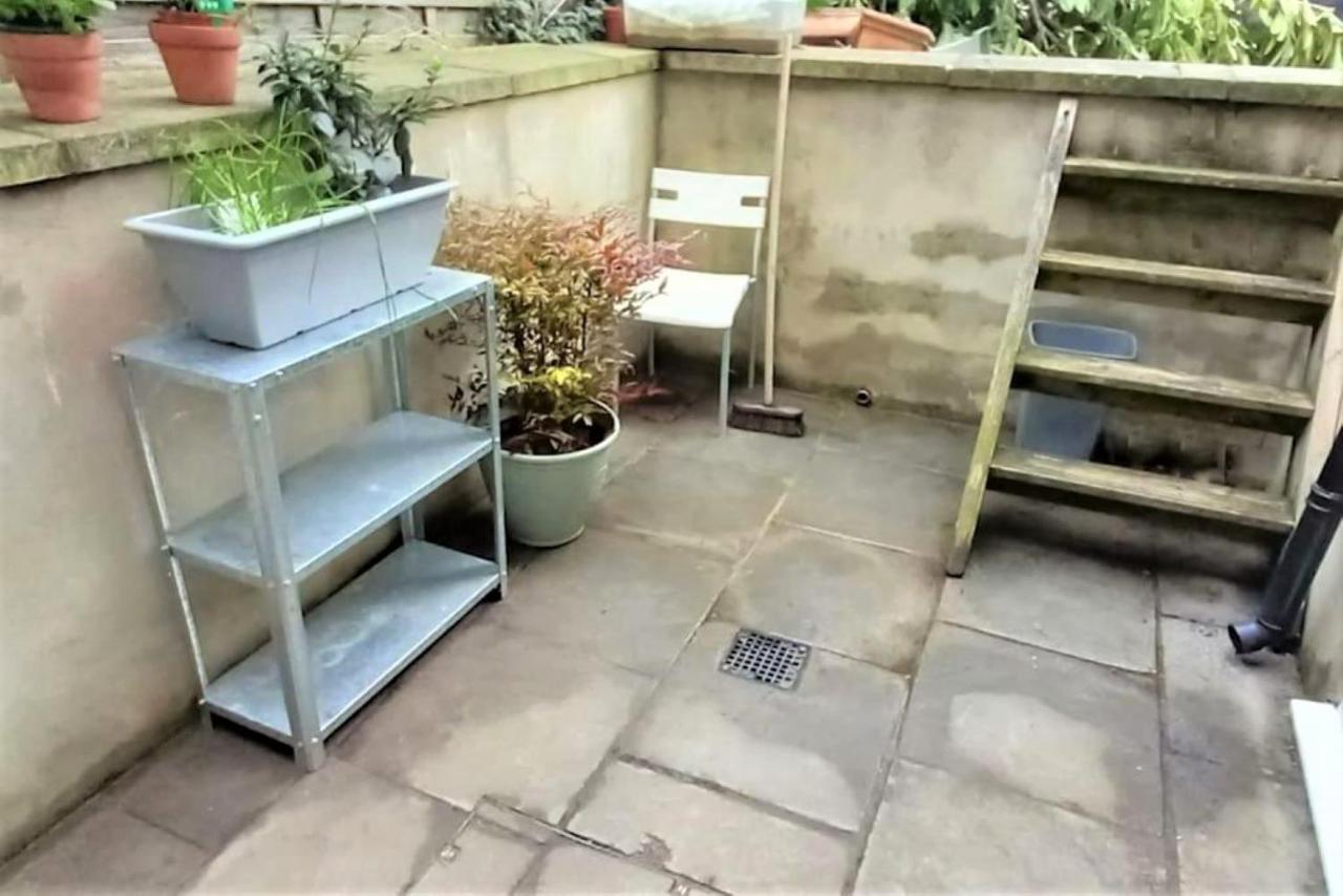 2 Bedroom Victorian Garden Flat Appartement