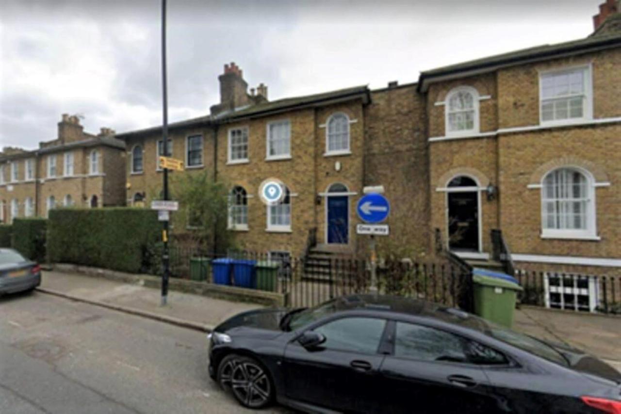 2 Bedroom Victorian Garden Flat Appartement