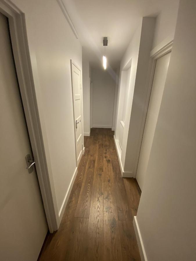 Ozan's Flat Double Bedroom-1, Sharing Kitchen And Bath Appartement