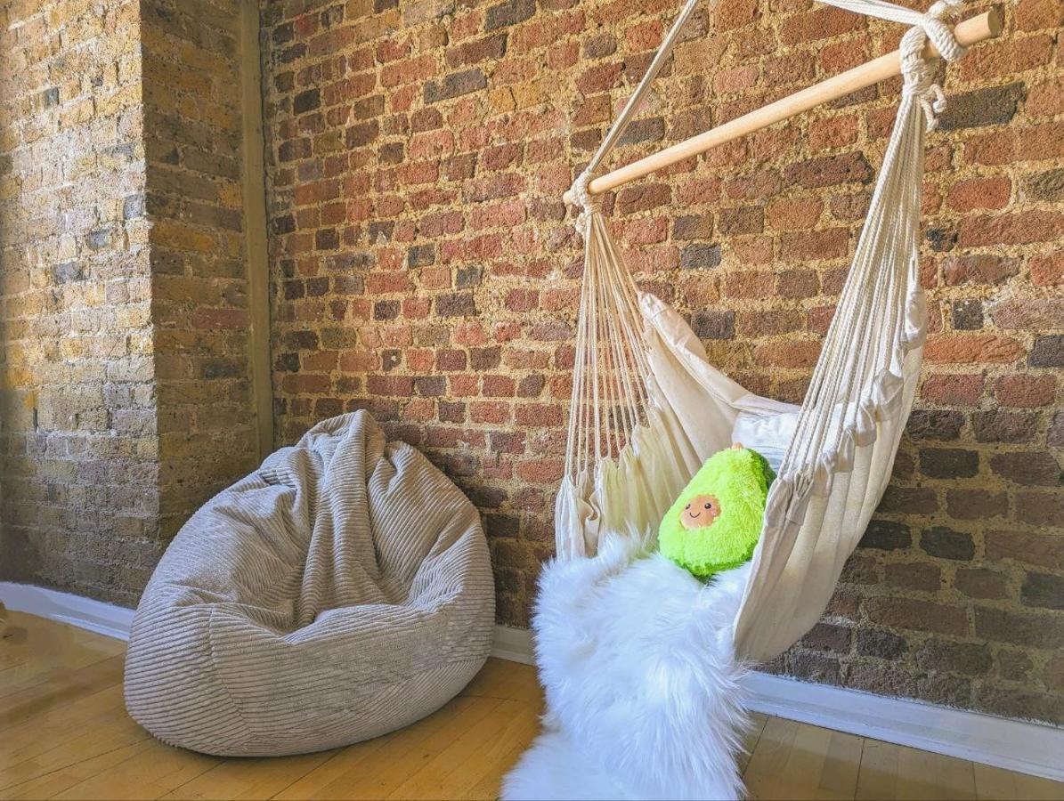 Cinema Set Up, Sleeps 6 Ppl, Central Apartment London