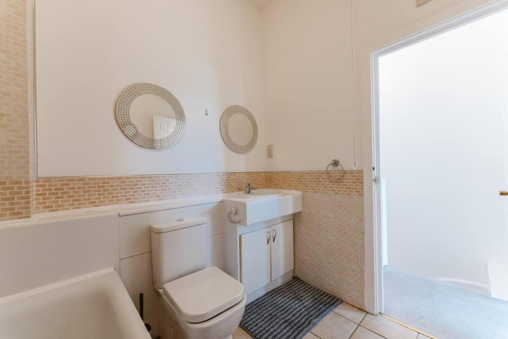 Appartement Comfortable Double For Your Getaway Londen