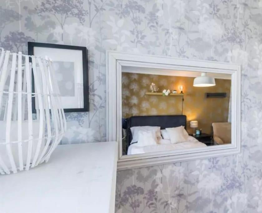 Luxury Canary Wharf Two Bedroom *rare * London