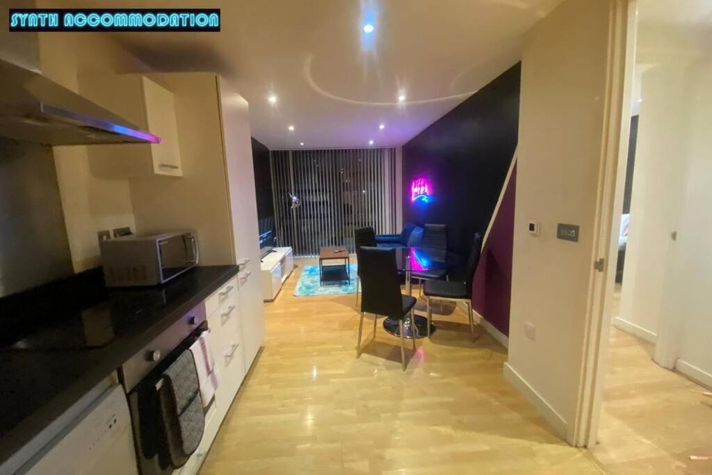 80s Retro 1bedroom Apart Canary Wharf *