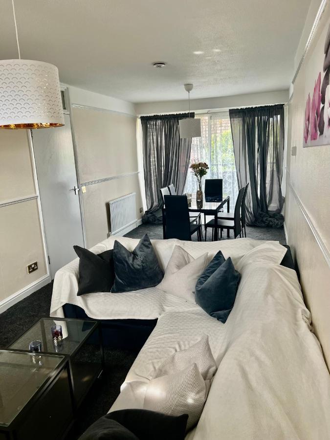 Privat overnatting Stunning 3 Bedroom Property- Large