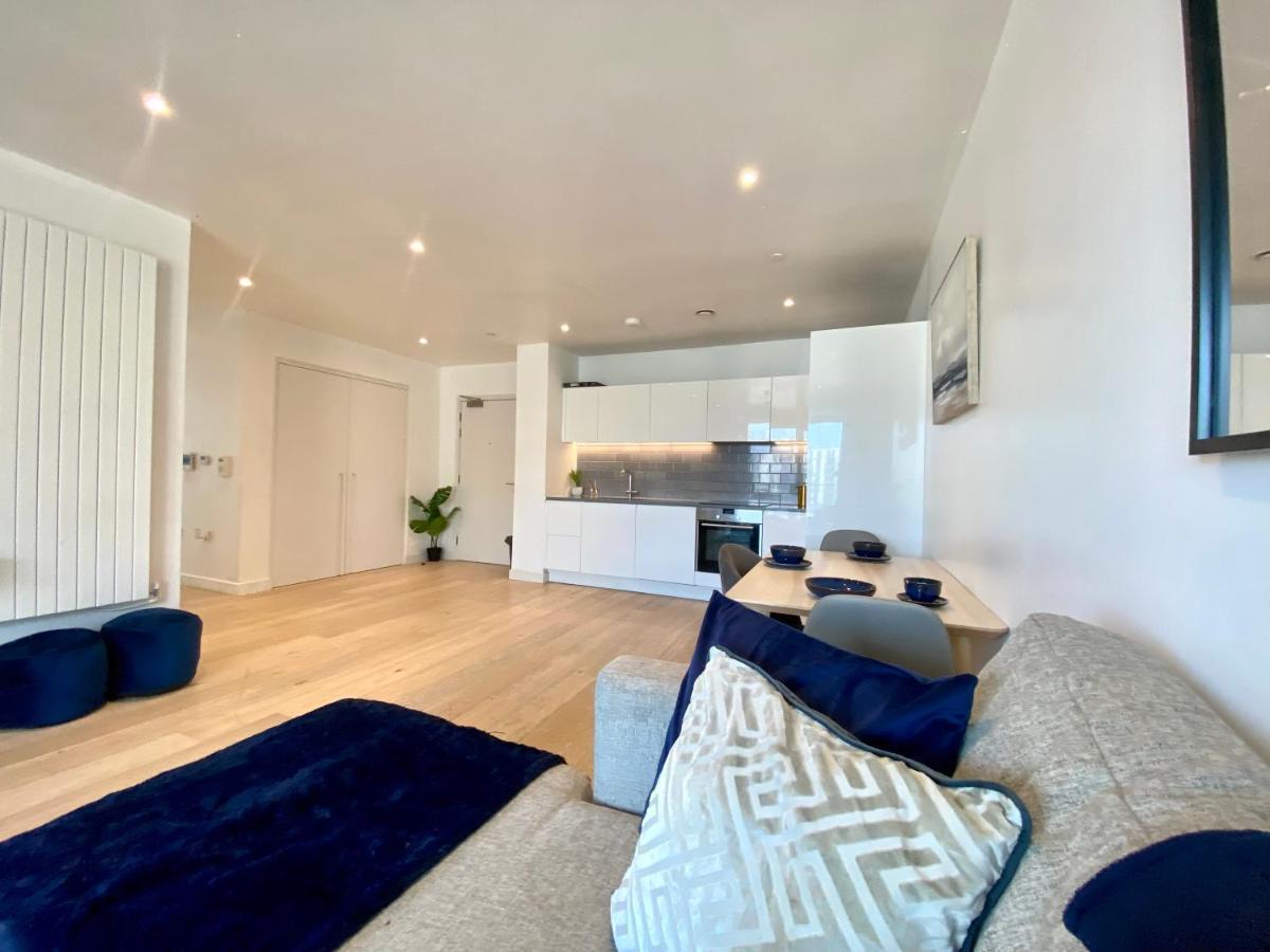 Md : Stunning 2 Bedroom 2 Bath - Royal Docks * London