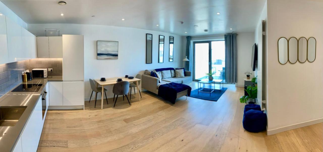 Md : Stunning 2 Bedroom 2 Bath - Royal Docks Apartment *
