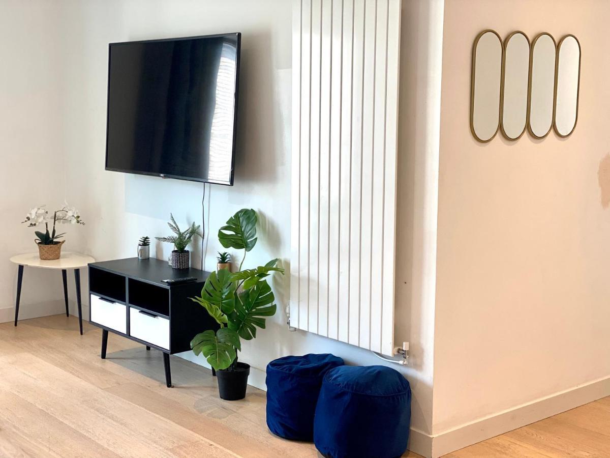Md : Stunning 2 Bedroom 2 Bath - Royal Docks * London