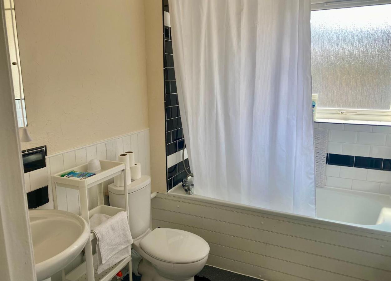 Stunning 3 Bedroom Property- Large Privat overnatting