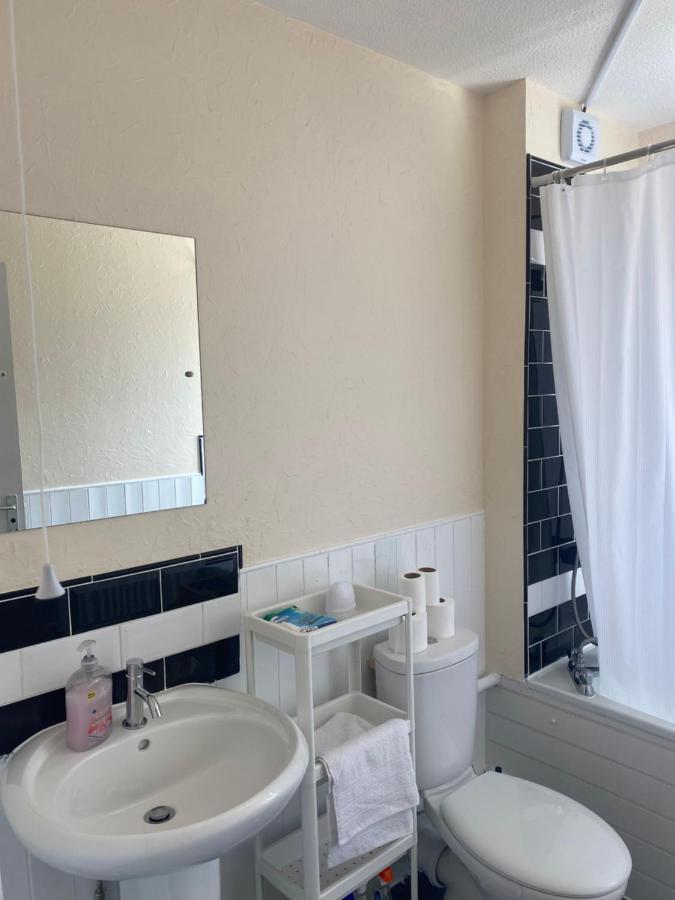 Stunning 3 Bedroom Property- Large * London