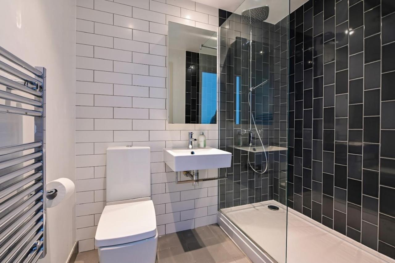 Shywharf Apartment