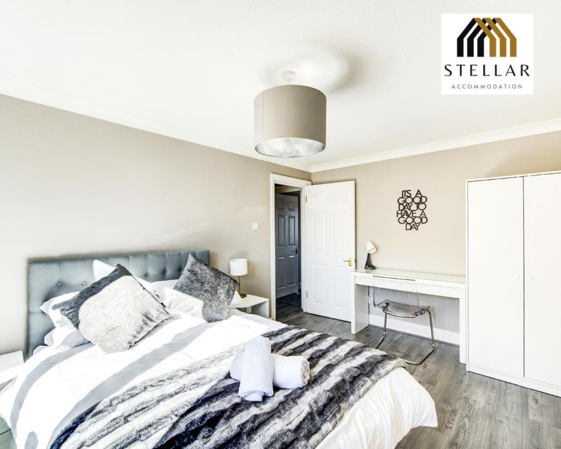 Luxury One Bedroom Newly Refurbished By Stellar Short Lets & Serviced Canary Wharf Manchester Leisure Leilighet