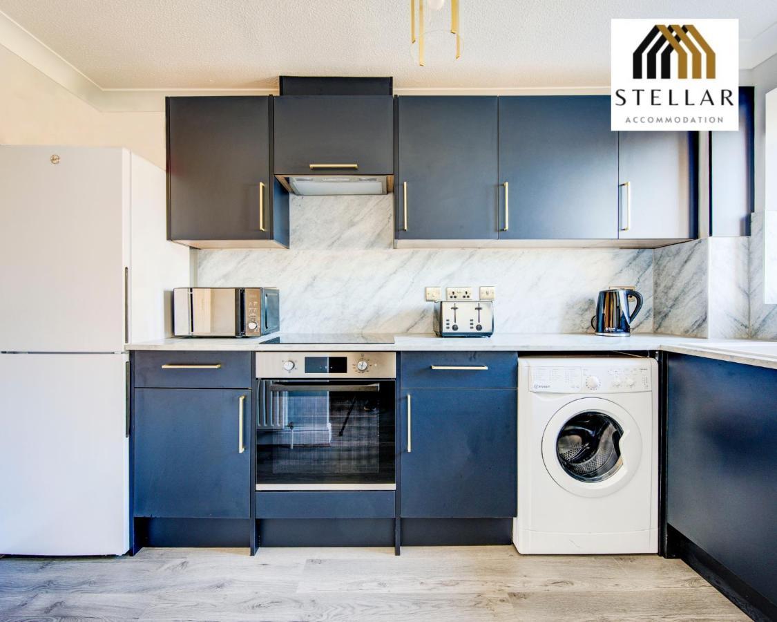 Luxury One Bedroom Newly Refurbished By Stellar Short Lets & Serviced Canary Wharf Manchester Leisure Leilighet London