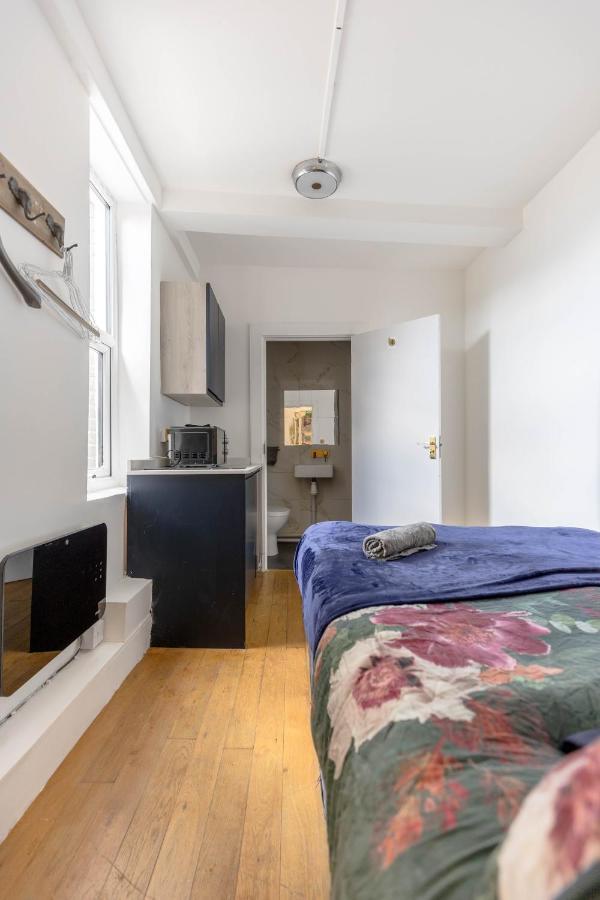 Bricklane Art Apartment *