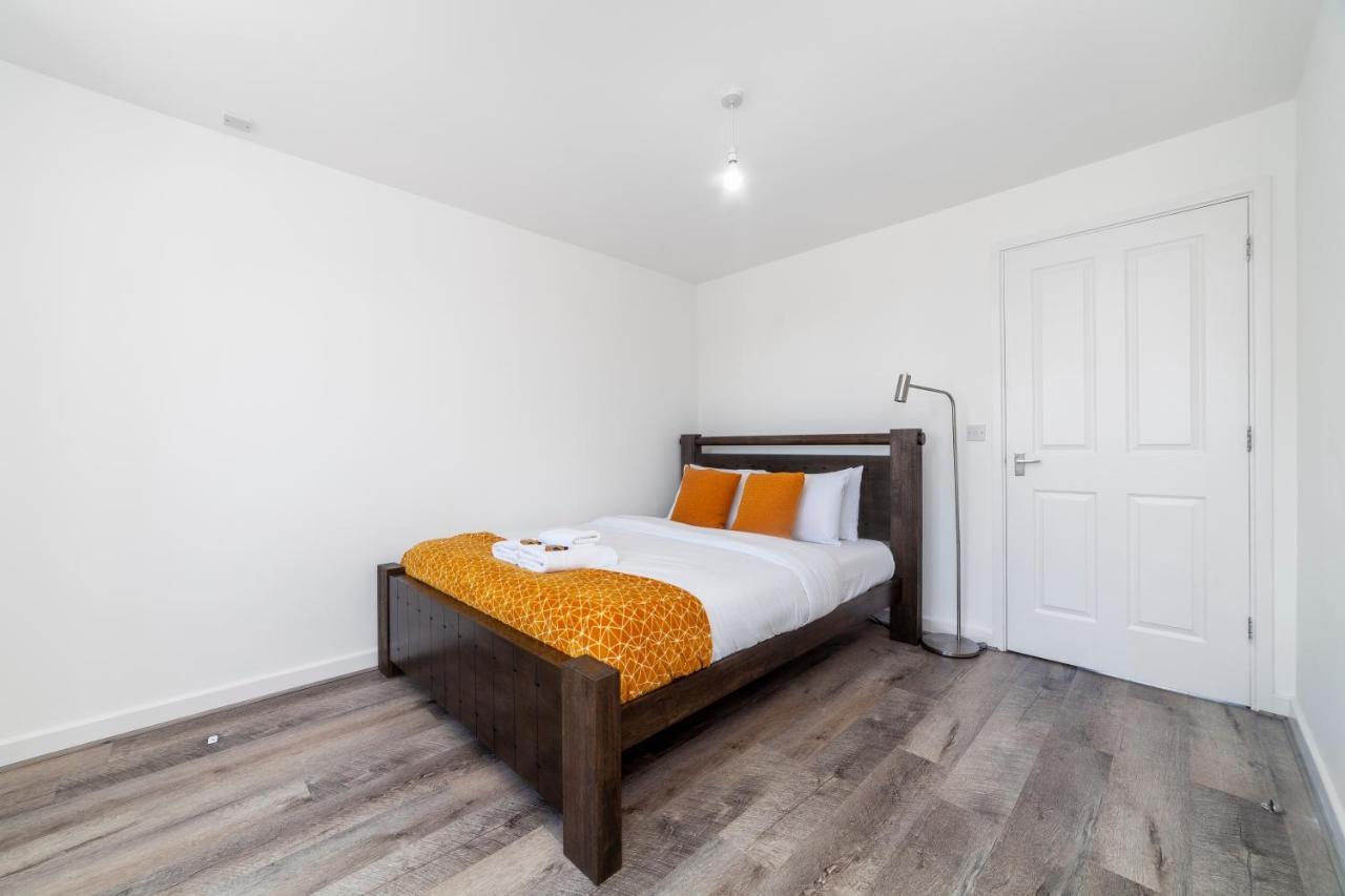 Bright 2 Bdr House Wgarden & Parking, Greenwich * London