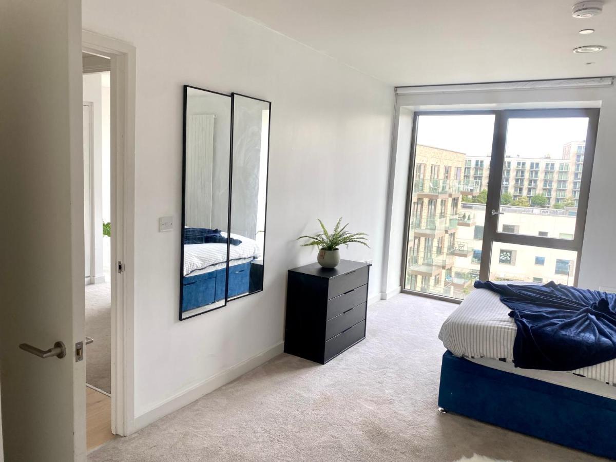 Apartment Md : Stunning 2 Bedroom 2 Bath - Royal Docks London