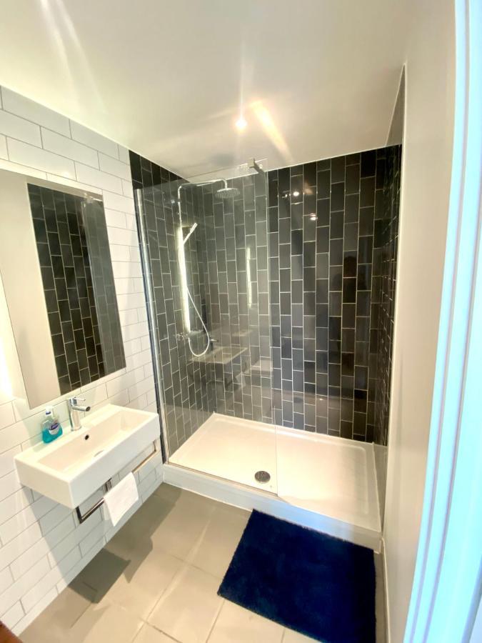 Md : Stunning 2 Bedroom 2 Bath - Royal Docks Apartment