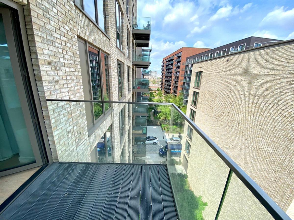 Apartment Md : Stunning 2 Bedroom 2 Bath - Royal Docks *
