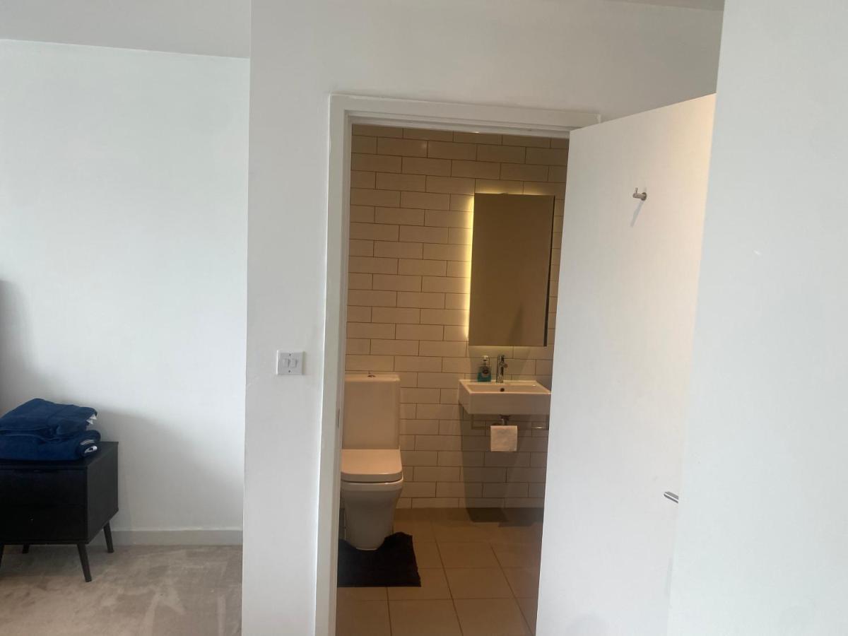 Md : Stunning 2 Bedroom 2 Bath - Royal Docks London
