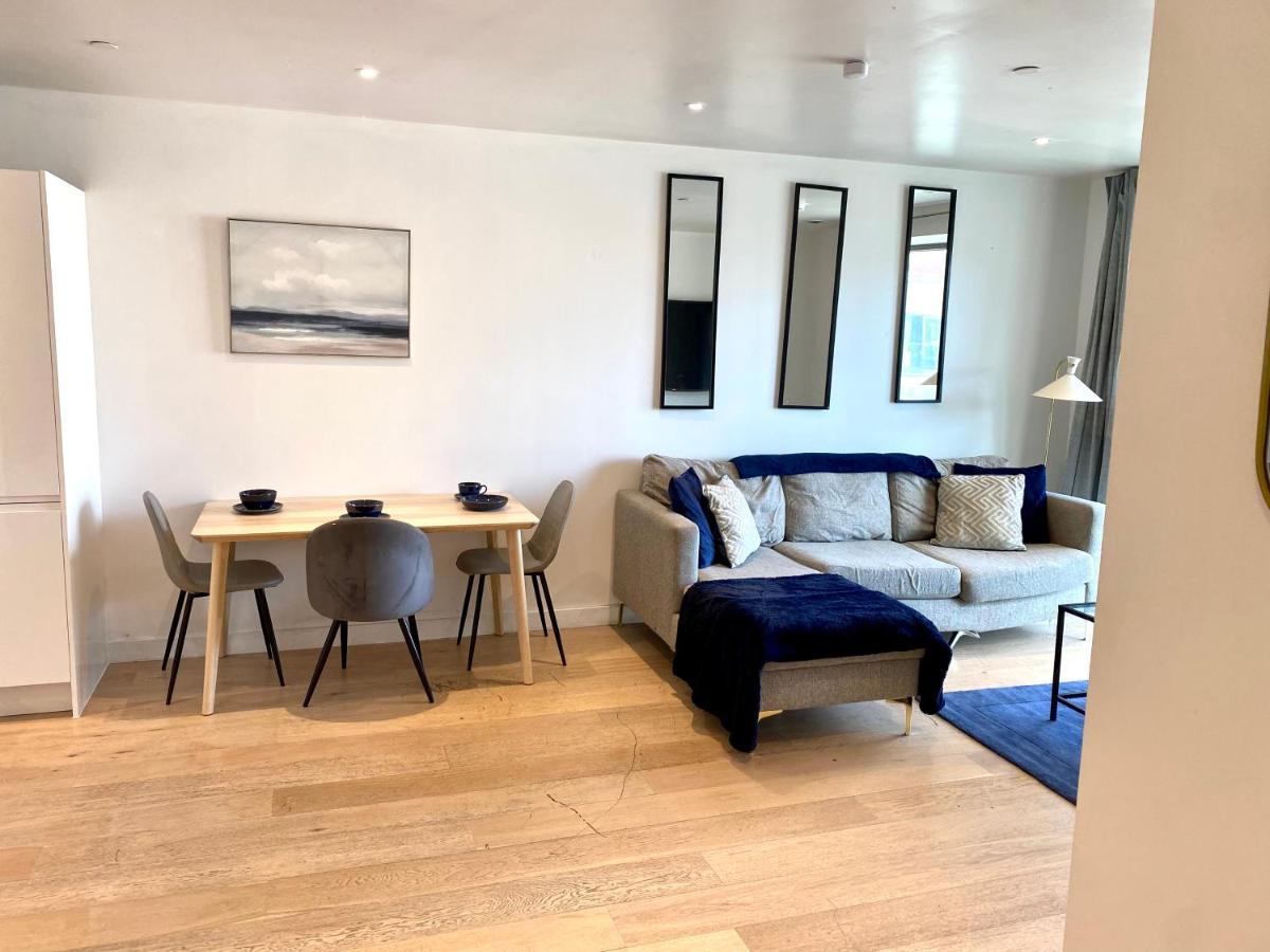 Apartment Md : Stunning 2 Bedroom 2 Bath - Royal Docks *