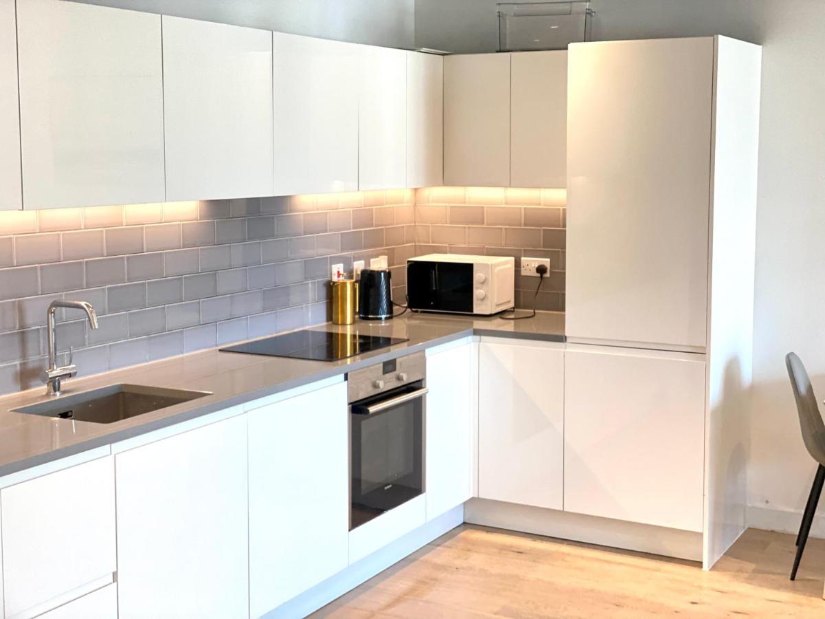 Apartment Md : Stunning 2 Bedroom 2 Bath - Royal Docks London