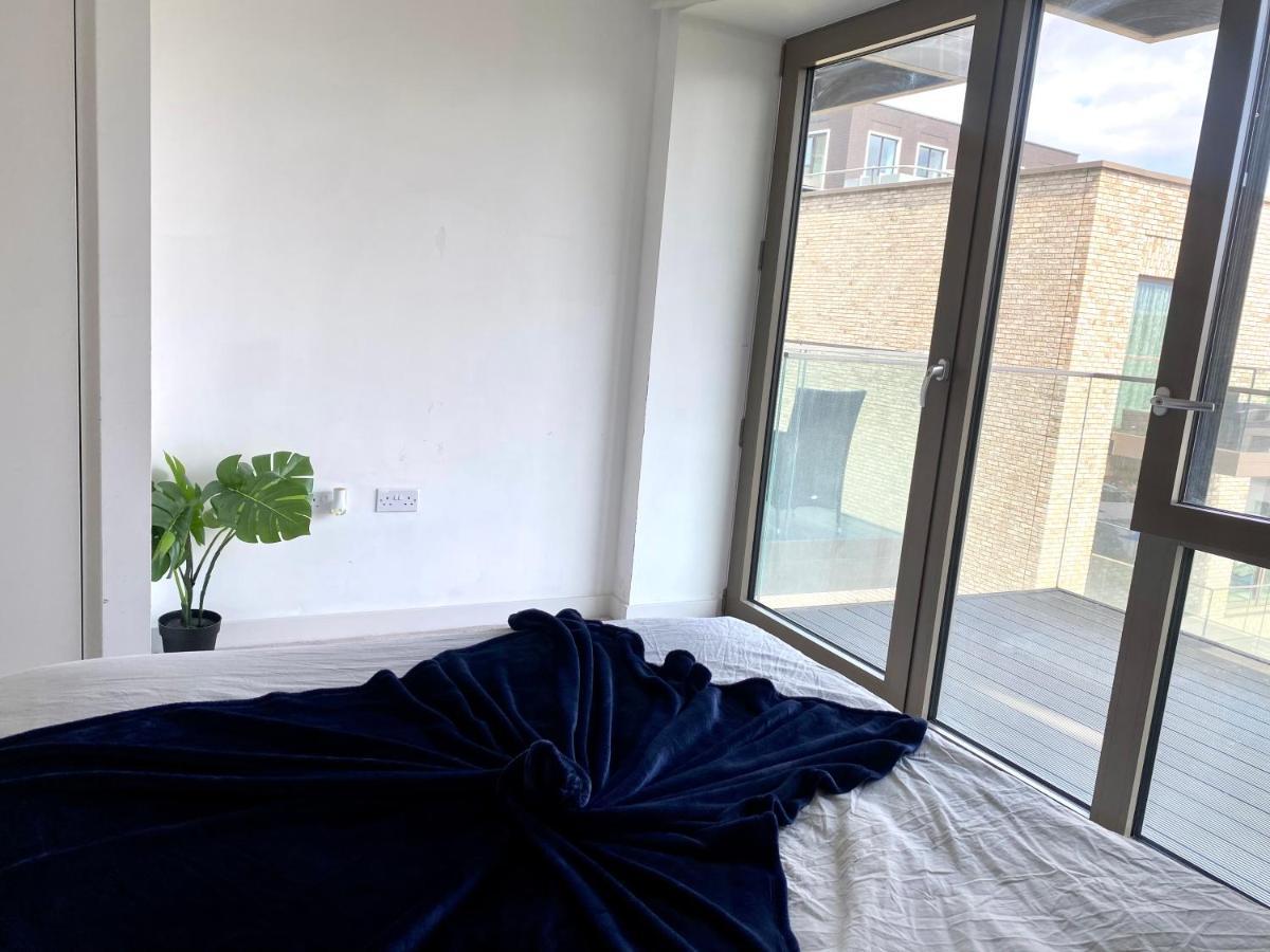 Md : Stunning 2 Bedroom 2 Bath - Royal Docks * London