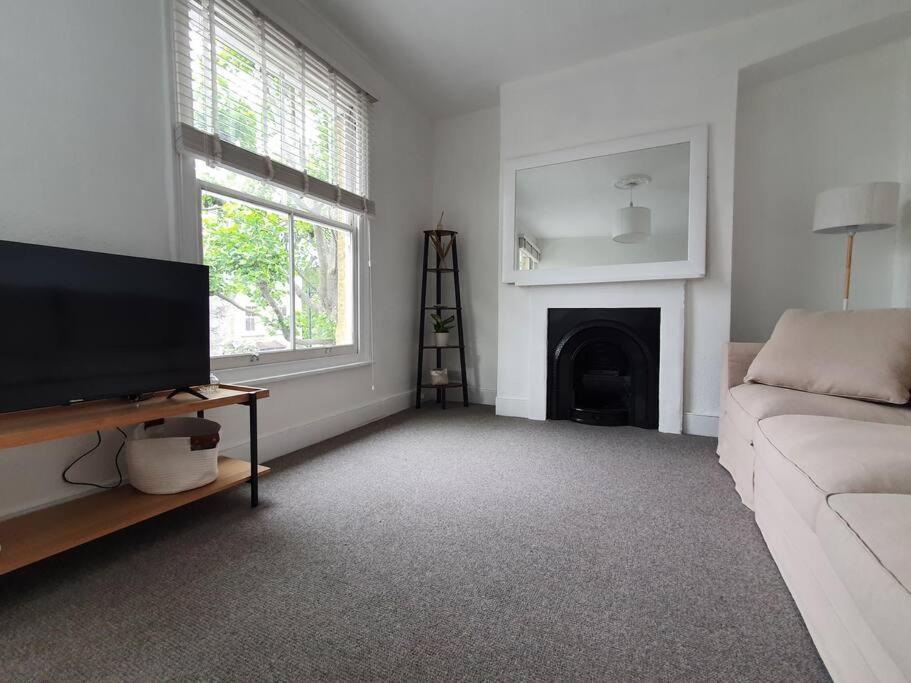 Apartamento Beautiful Flat In Bow *