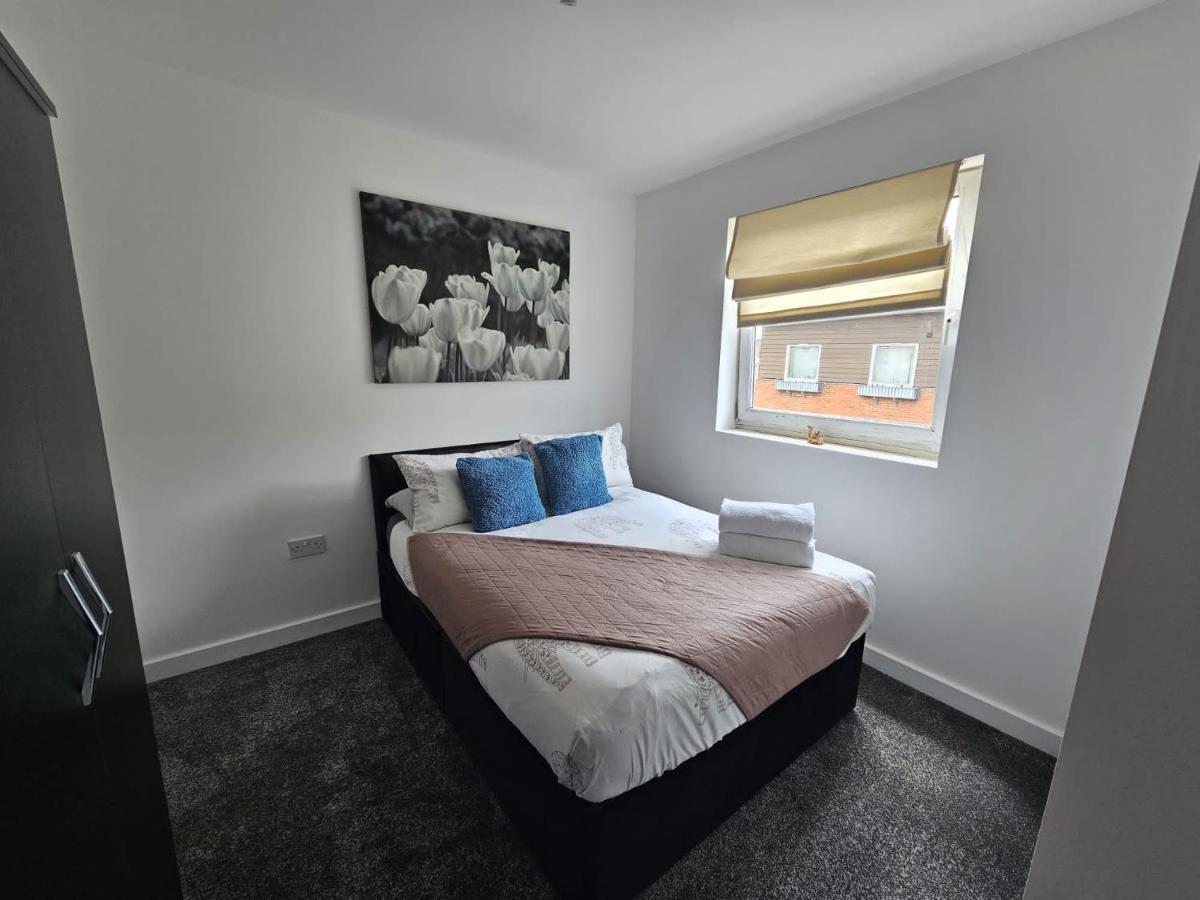 Panoramic City Views, Free Wifi, Canary Wharf Penthouse Apartment *