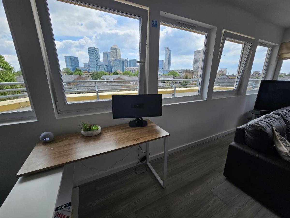 Apartment Panoramic City Views, Free Wifi, Canary Wharf Penthouse *