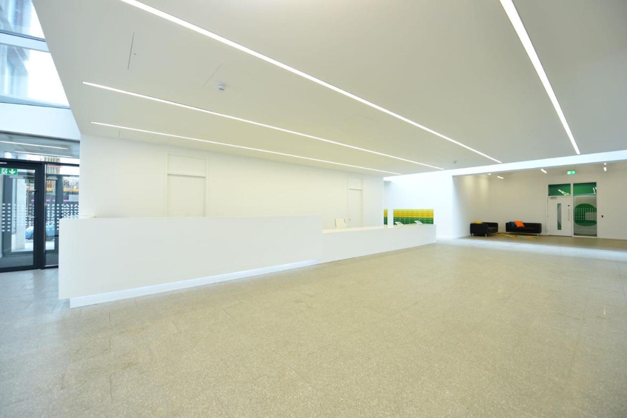 For Students Only Spacious At Flinders House Located In Apartment *