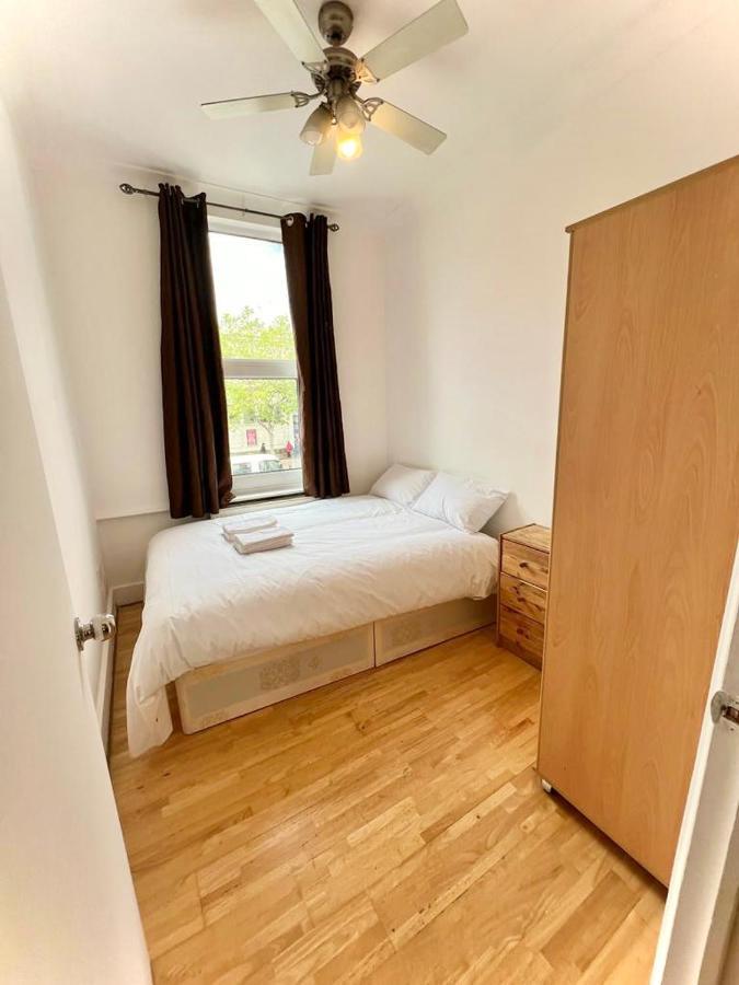 Stepney Green Holiday * London