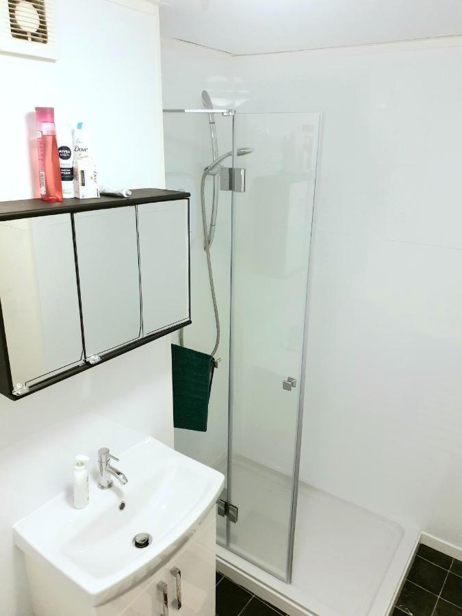 Elephant & Castle - Zone 2 - Private - Shared Bathroom * London