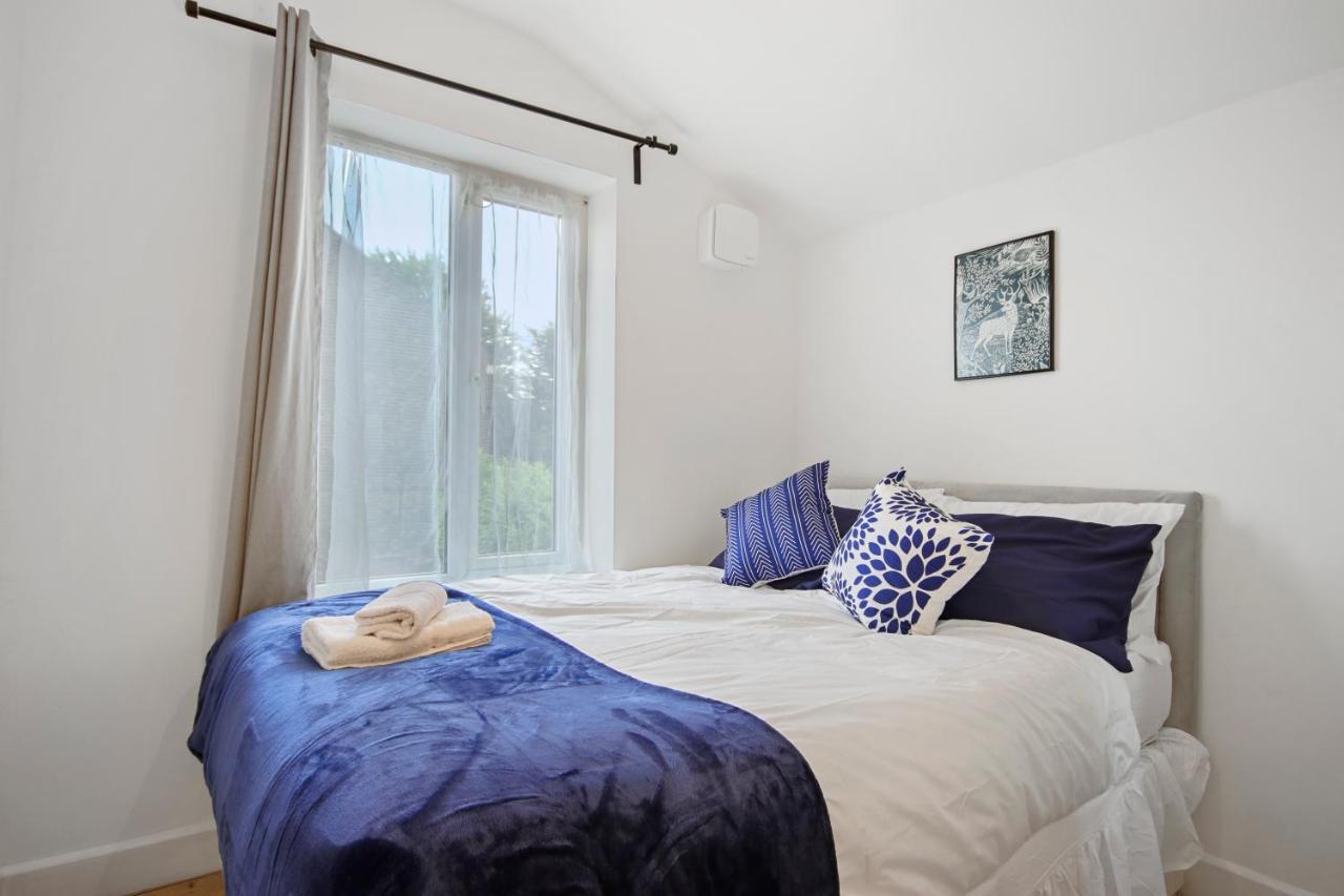 Appartement Modern 2 Bed East By Rebby Sleeps 5 Near Canning Town Station Londen