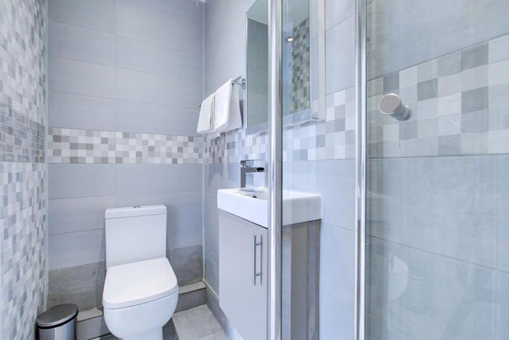 Apartment Comfy Lewisham Studio: Access & Free Parking