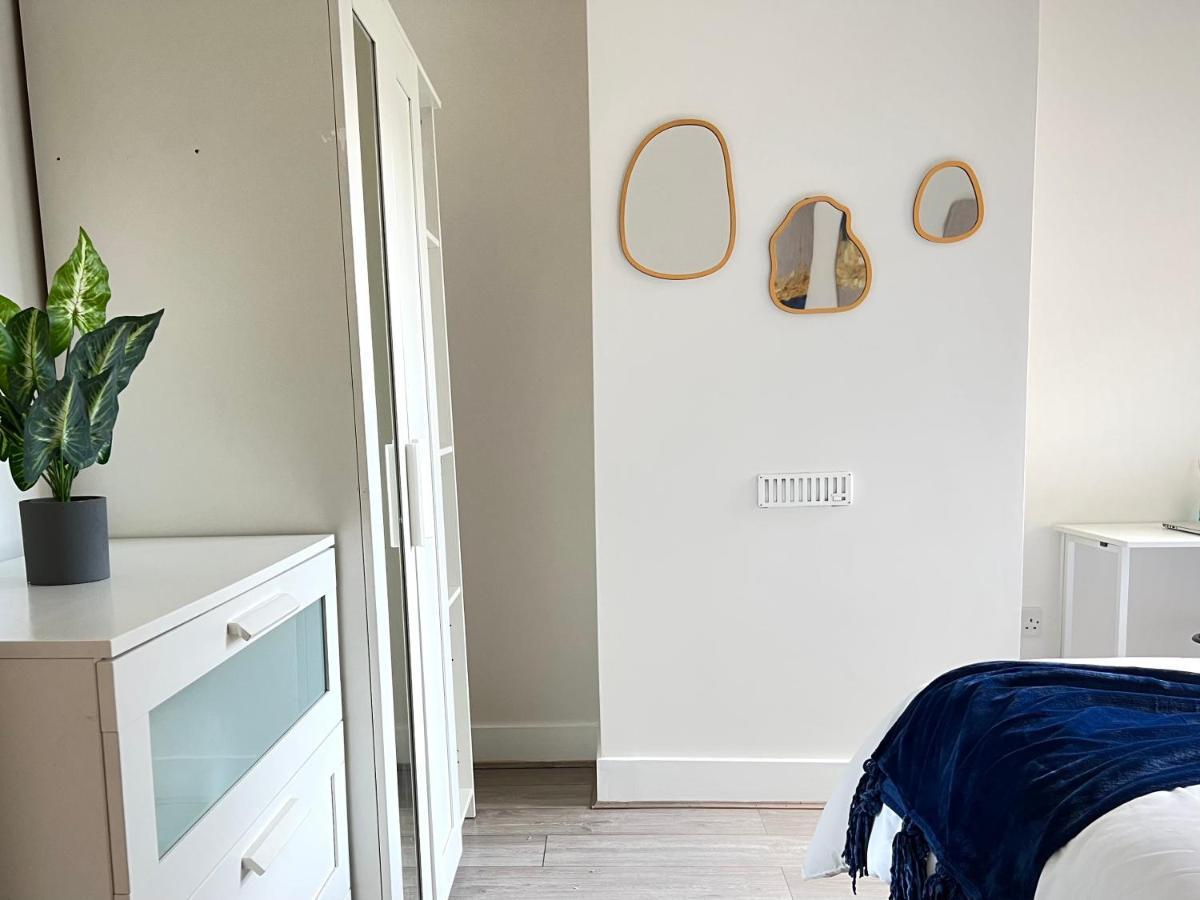 Cosy & Stylish - Boho 2 Bed Flat With Garden Apartment *