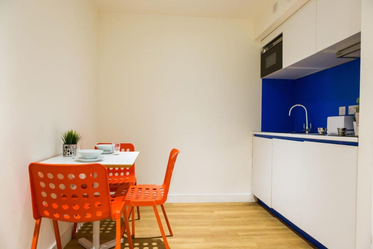 Cosy And At Chapter Aldgate In Londres