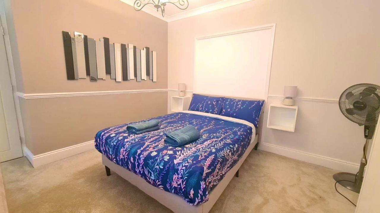 Private In East Ham