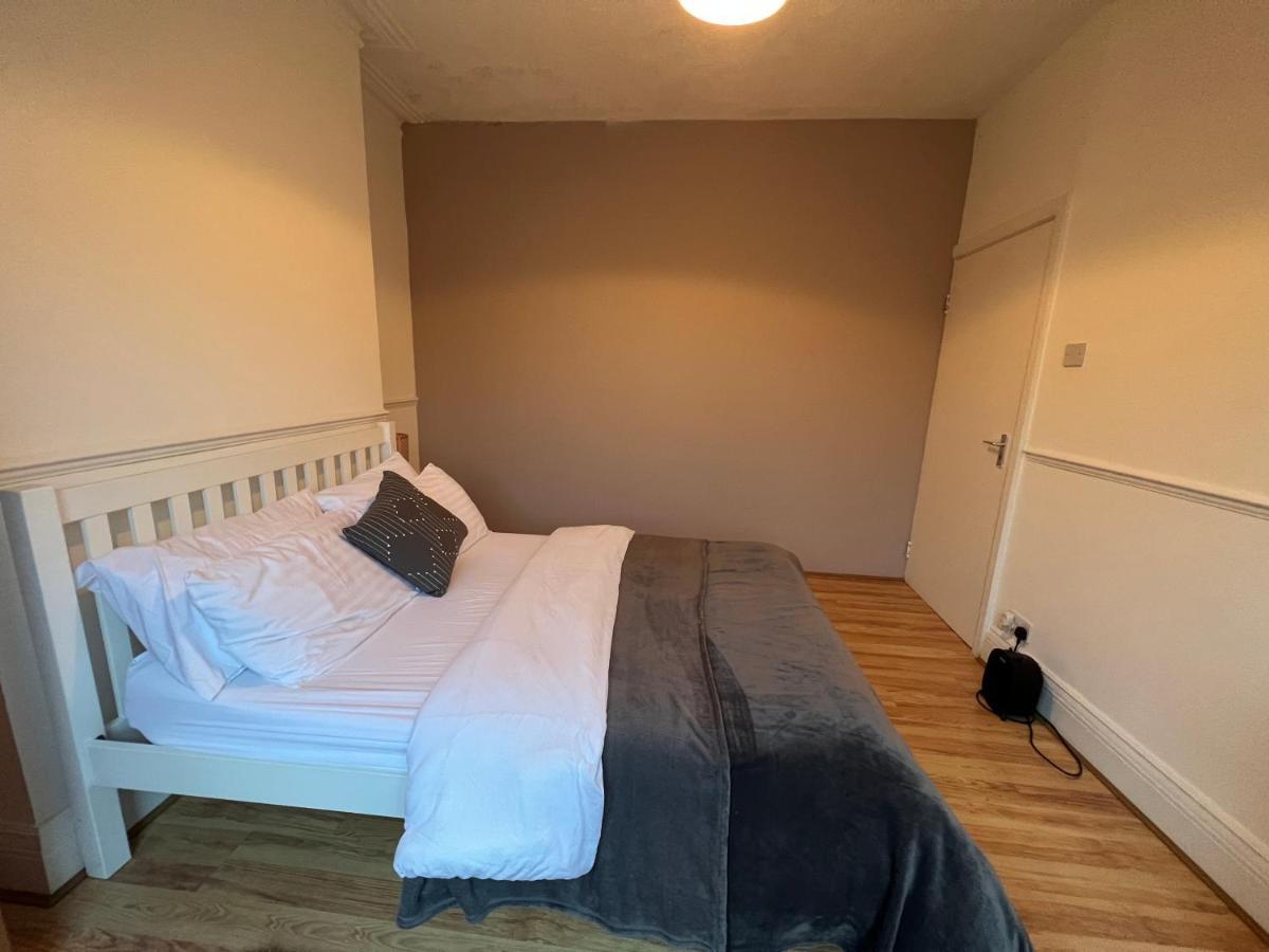 Entire Luxury 4 Bedroom Victorian House With 2 En-suite - Forest Hill, Apartment
