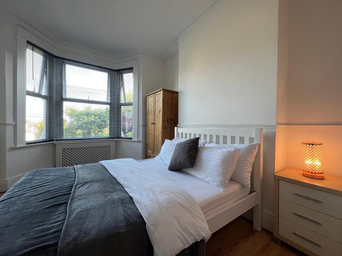 Entire Luxury 4 Bedroom Victorian House With 2 En-suite - Forest Hill, Apartment