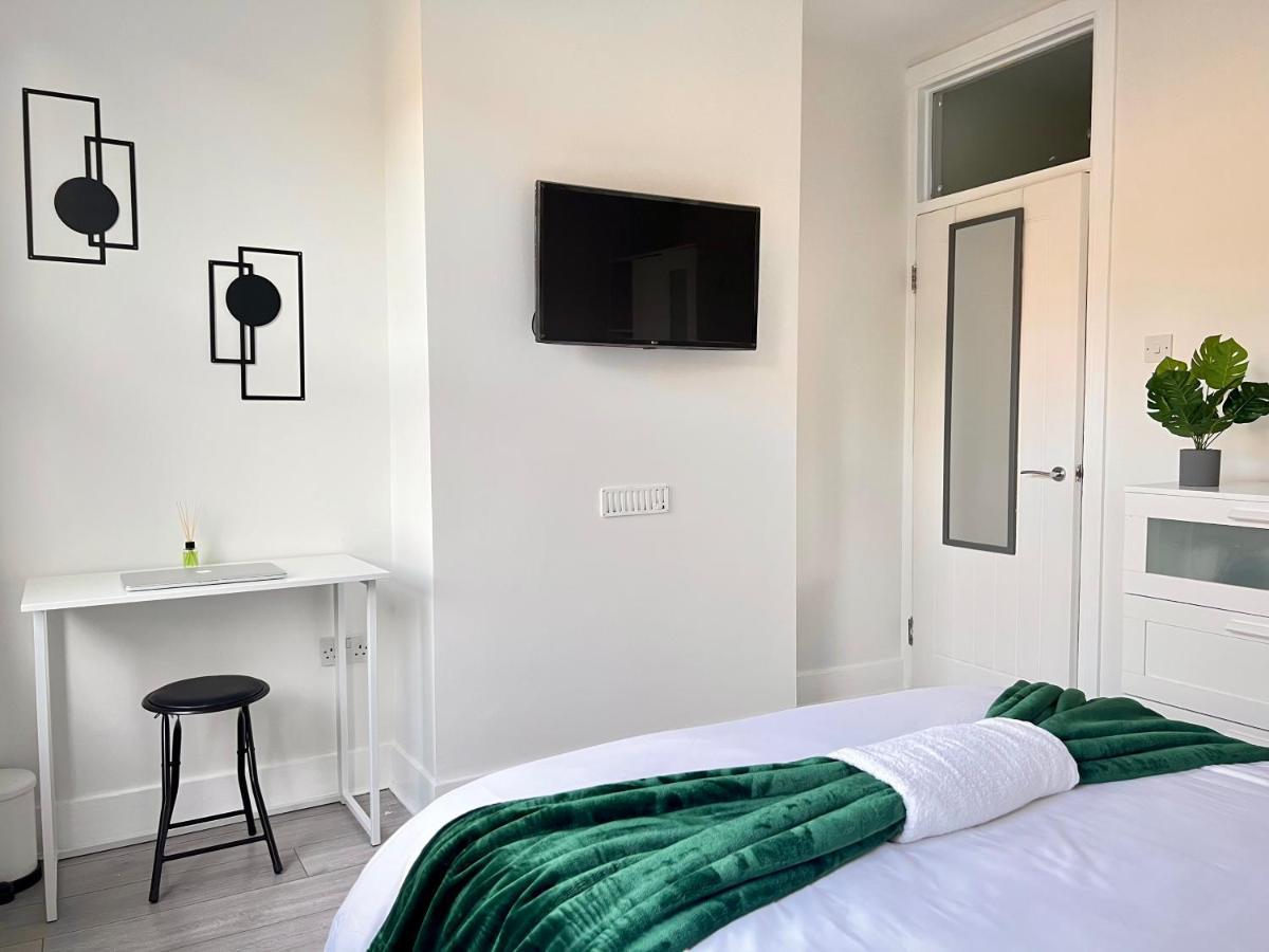 Cosy & Stylish - Boho 2 Bed Flat With Garden Apartment London