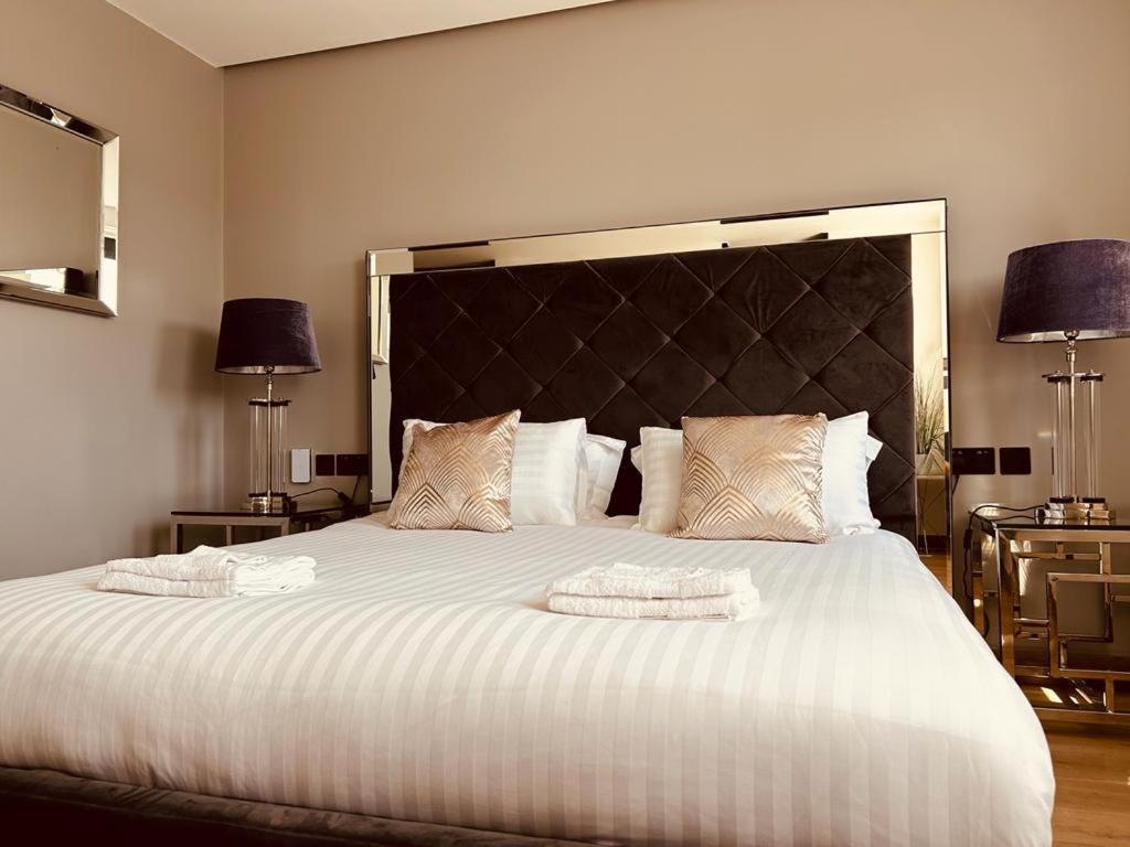 3 Bed Luxury Penthouse Hoxton Square With Terrace * London
