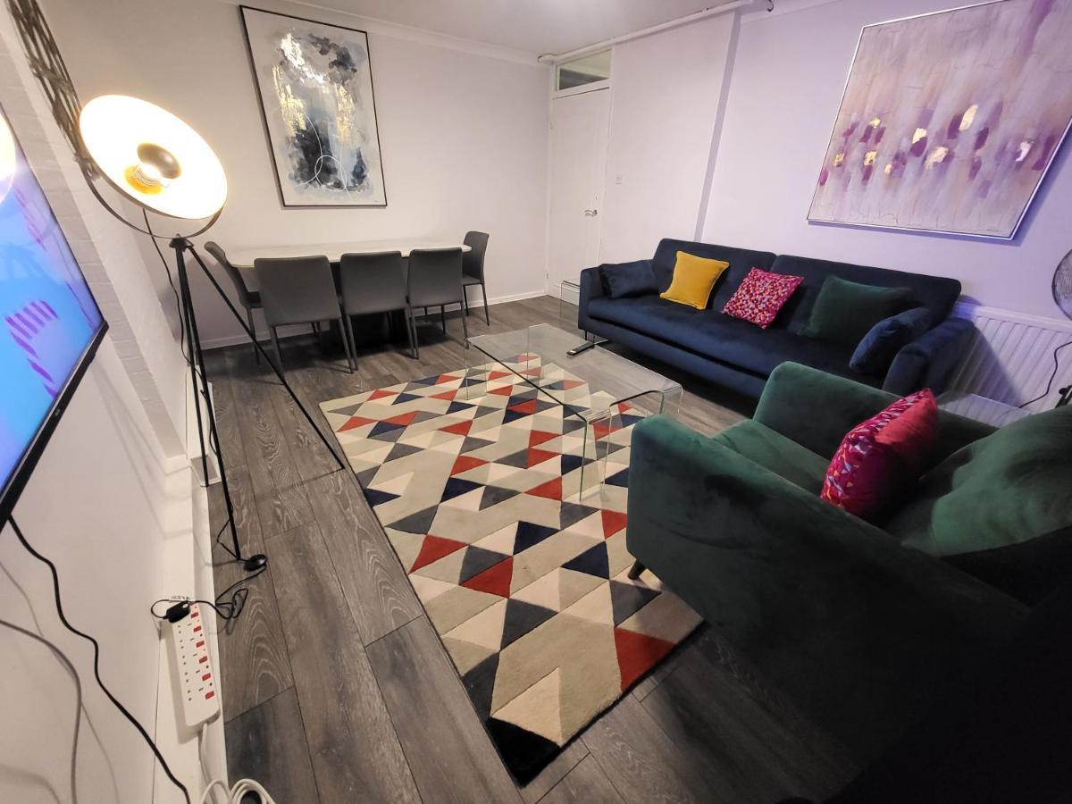 Modern Charlton Apartment *