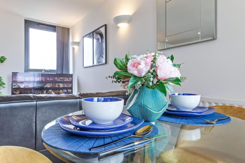 Lovely & Cosy 2 Beds Skyline View *