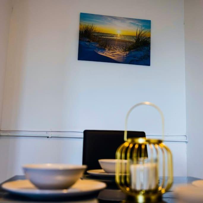 Leilighet 2 Bedrooms -parking-very Spacious-wifi