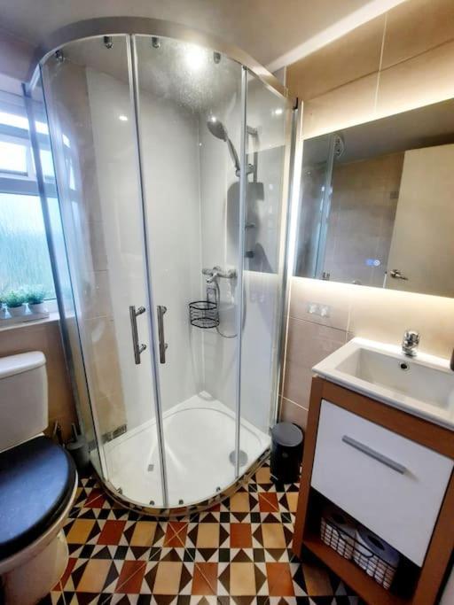 Alross Flat / Private Bathroom Apartamento